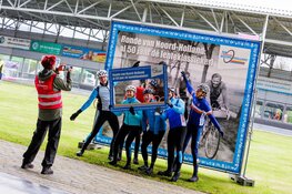 4.000 fietsers trotseerden noordenwind tijdens jubileumeditie Ronde van Noord-Holland