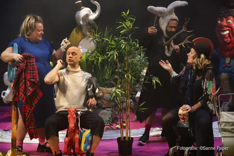 BYE BYE DADDY van Dood Paard -18 mei in Theater De Verbeelding