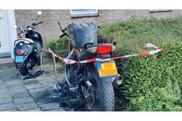Motorfiets in brand aan Scheldestraat in Purmerend