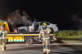 Taxi in vlammen op bij Westbeemster