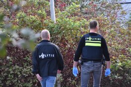 Politie doorzoekt woning in Purmerend