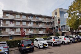 Politie doorzoekt woning in Purmerend