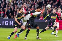 Ajax maakt einde aan ongeslagen reeks PSV