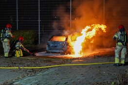 Auto door brand verwoest aan Flevostraat in Purmerend