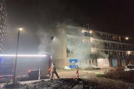 Veel rook door brandend huisraad voor flat Purmerend