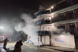 Veel rook door brandend huisraad voor flat Purmerend