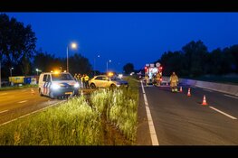 Auto raakt van de weg op N244