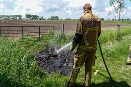 Brandweer rukt uit voor in brand gestoken bouwafval Noordbeemster