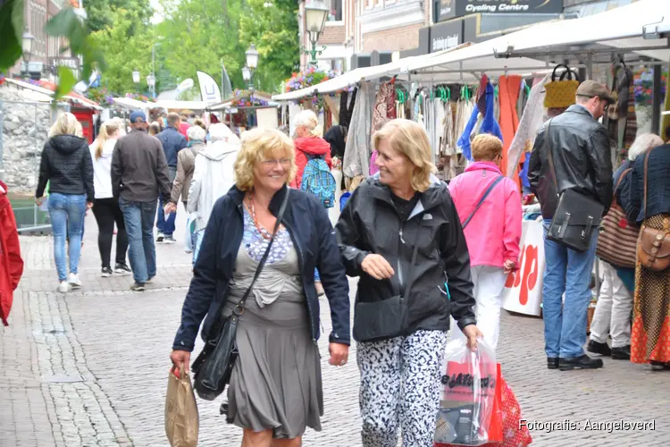 Zondag 25 mei, supergezellige jaarmarkt in Oosthuizen!