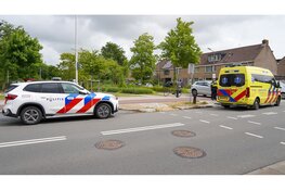 Fietsster gewond na aanrijding met taxi