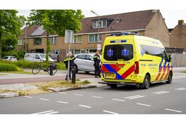 Fietsster gewond na aanrijding met taxi