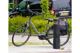 Fietsster gewond na aanrijding met taxi