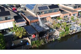 Felle brand verwoest schuur in Purmerend