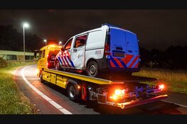 Politiebus crasht op afrit A7