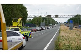 Drie gewonden na forse aanrijding A7. Veel vertraging richting Hoorn