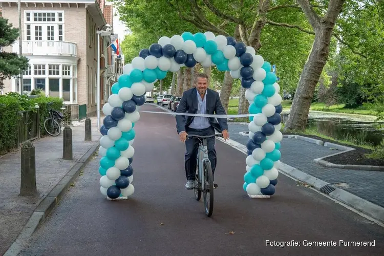 Fietsstraat Herengracht feestelijk geopend