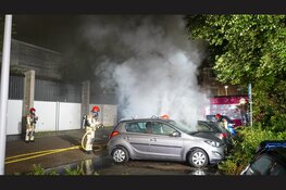 Twee voertuigen flink beschadigd bij nachtelijke autobrand in Purmerend