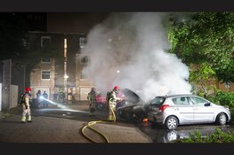 Twee voertuigen flink beschadigd bij nachtelijke autobrand in Purmerend