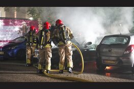 Twee voertuigen flink beschadigd bij nachtelijke autobrand in Purmerend
