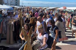 Ibiza-markt op de Boulevard in Zandvoort – na twee keer pech door het weer gaan we voor een laatste mooi weekend!