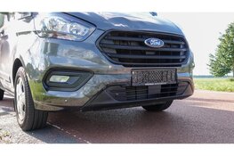 Auto eindigt in sloot na aanrijding op beruchte kruising Noordbeemster