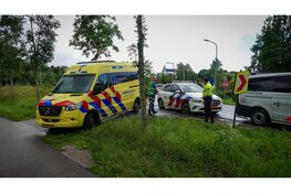 Fatbiker met spoed naar ziekenhuis na botsing met taxibus