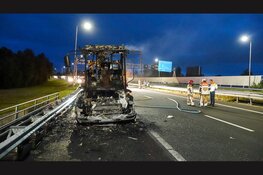 Maaimachine vat vlam op A7, weg richting Amsterdam afgesloten