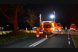 Zoektocht nadat auto over de kop in sloot word aangetroffen