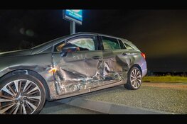 Forse schade na botsing op Purmerendse kruising