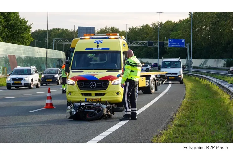 Motorrijder gewond na val op A7
