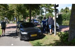Schade aan twee auto's na botsing op kruising