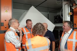 Wethouders laten zich informeren over werkzaamheden in Leeghwaterbad