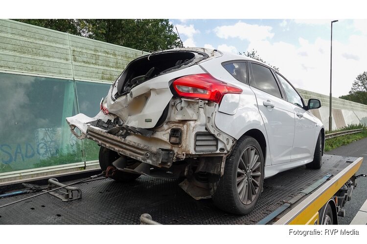 File en veel schade na aanrijding op A7