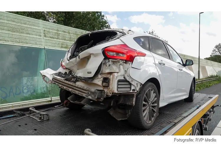 File en veel schade na aanrijding op A7