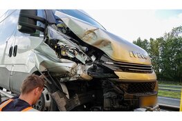 File en veel schade na aanrijding op A7