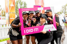 Roze slingers, zonneschijn en duizenden stappen tijdens Pink Ribbon Dam tot Dam Wandeltocht