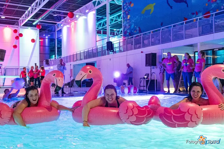 Pride Purmerend met SwimPride in Leeghwaterbad