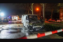 Bestelbus zwaar beschadigd door brand in Purmerend