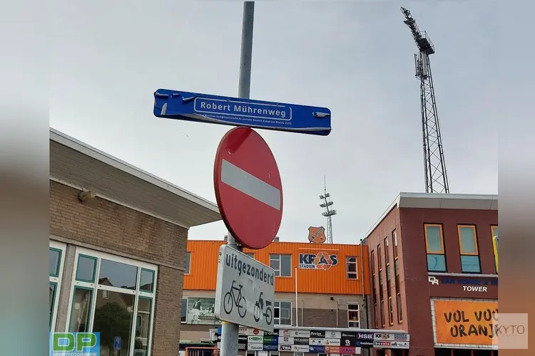 Supersub Mühren redt FC Volendam tegen tien man van Go Ahead Eagles