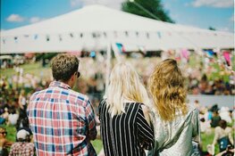 Klaar voor het zomerfestival: zo kies je schoenen voor hitte én hoosbuien
