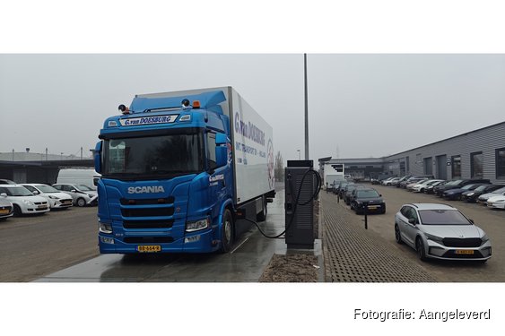 Eerste publieke laadplein voor elektrische vrachtwagens in de regio Purmerend geopend