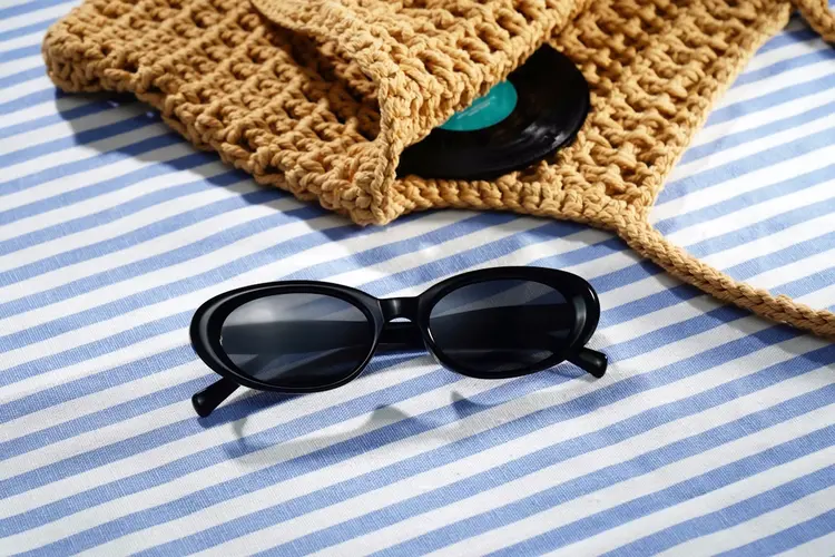 Zomerklaar de stad in: zo bouw je een simpele maar stijlvolle zomerlook