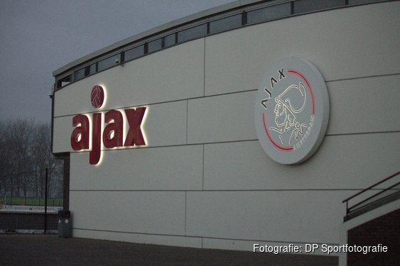 Purmersteijn herpakt koppositie na zege bij Ajax-amateurs