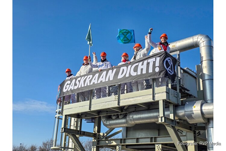 Extinction rebellion demonstreert bij Gasveld Middelie Noord Holland