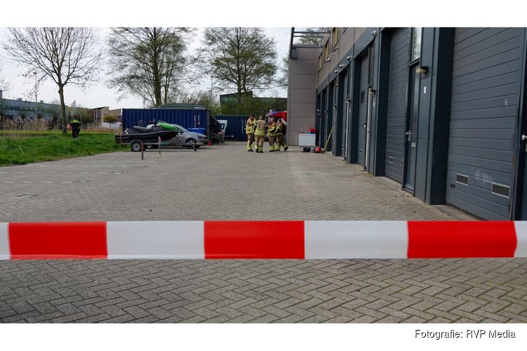 Brandweer en politie doen onderzoek in bedrijfspand