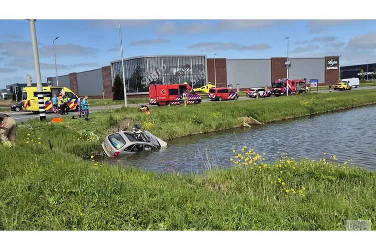 Auto te water in Purmerend