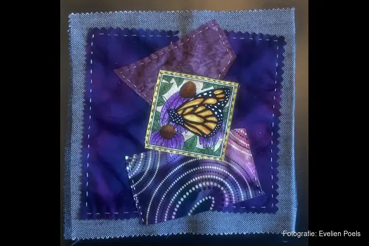 Duurzame textielkunst van Evelien Poels in de etalage van VVV Purmerend