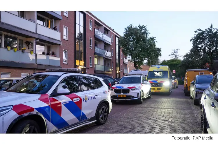 Persoon zwaargewond op het Jonkheer van Cittersplein in Purmerend