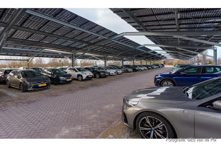 Noord-Holland stelt €1 miljoen beschikbaar voor zonnepanelen boven parkeerterreinen