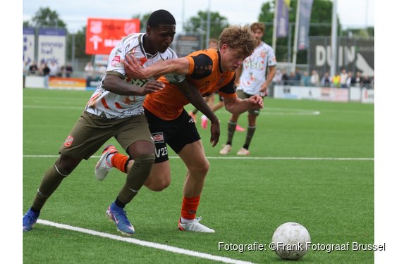 FC Volendam start oefencampagne met nipte winst op RKAV Volendam